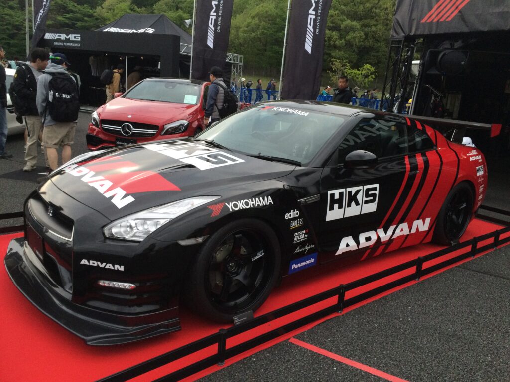 HKS ADVAN GT-R